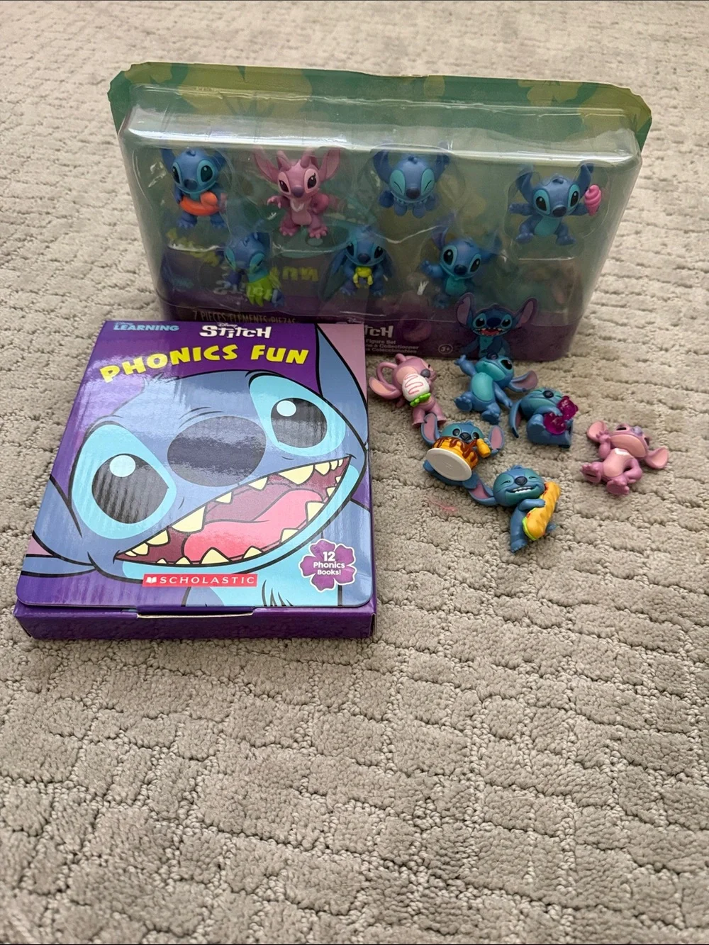 12 Stitch Phonics Books & Figures